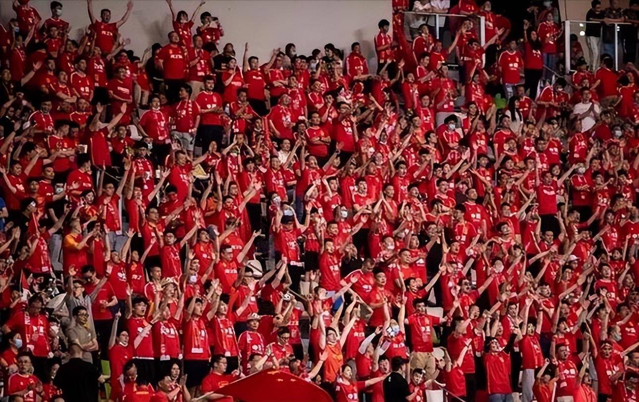 包含精彩赛事！国际足球盛宴吸引观众目光的词条