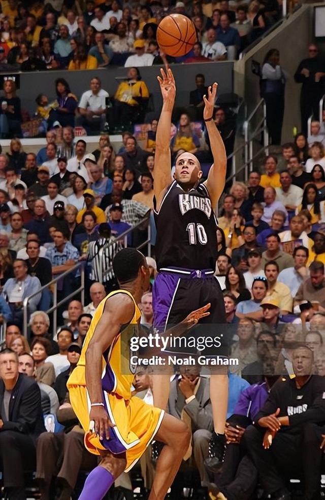 国王主场大胜彰显实力，球队逐步崛起的简单介绍