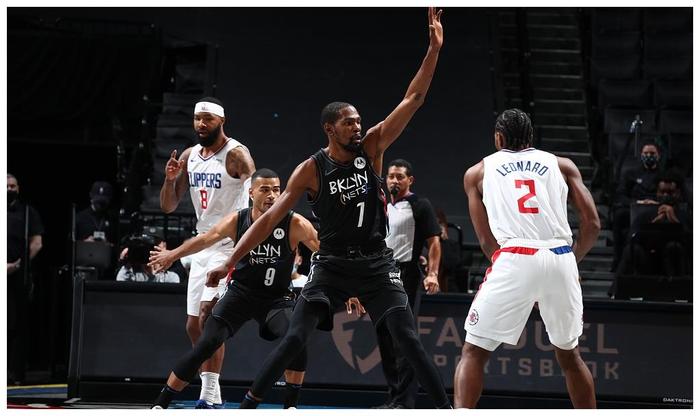 关于篮网客场逆转凯尔特人获致胜利，厄文发威助攻的信息