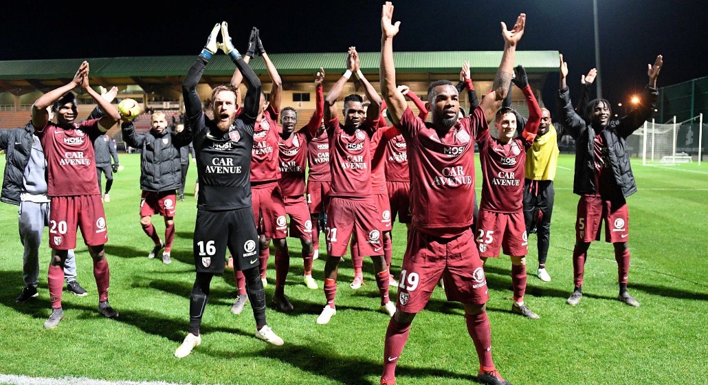 包含梅斯爆冷战胜强敌，提前实现保级目标的词条