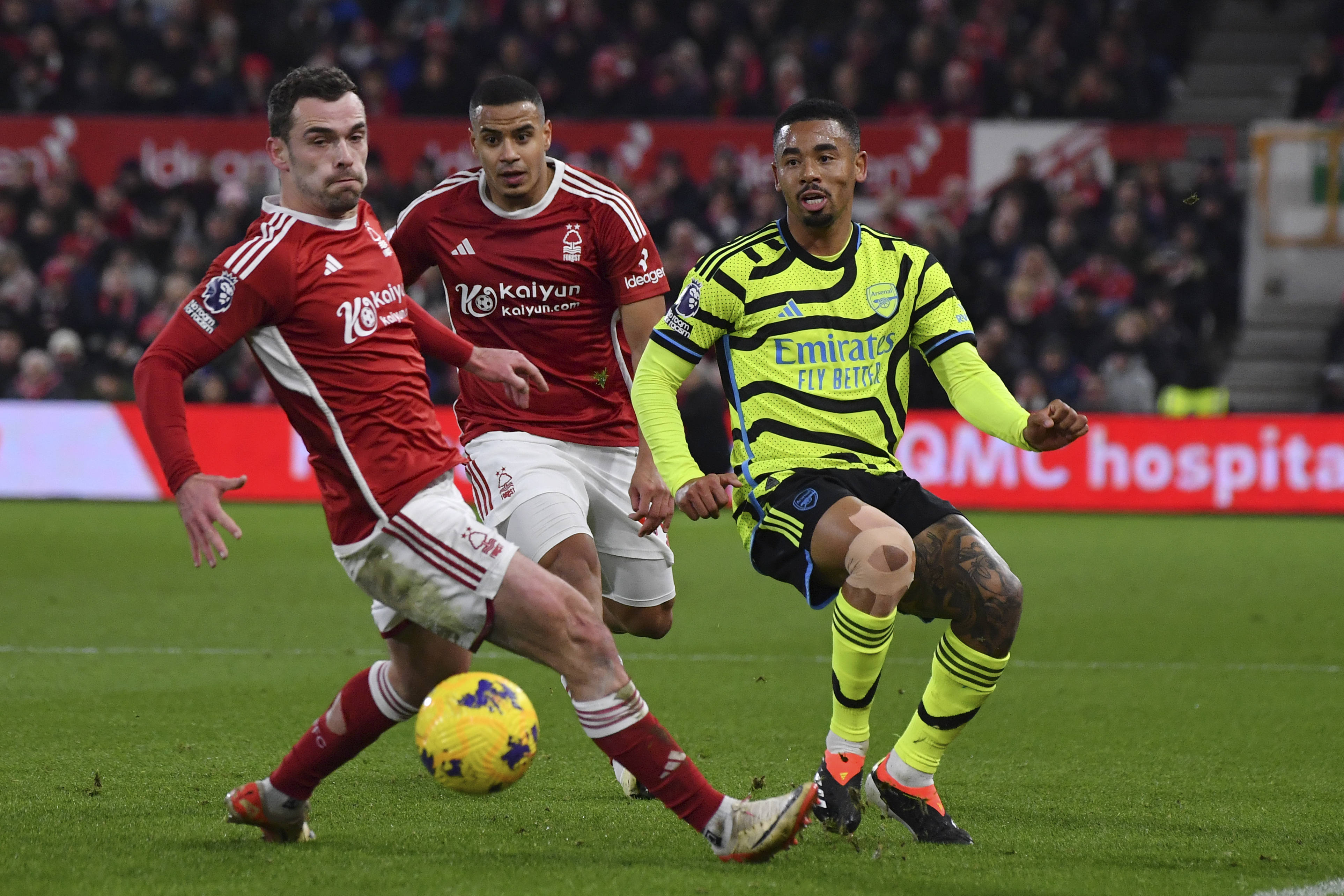 莱斯特城客场惊险取胜，继续保持不败