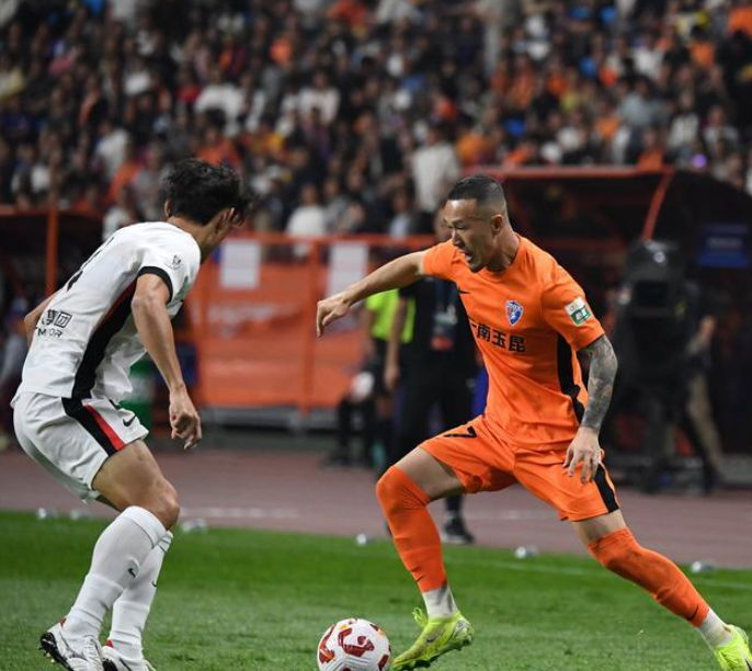 上港主场遭遇强敌，困境中逆袭获胜！的简单介绍