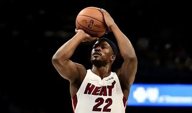 猛龙队逆转凯尔特人队,主场获胜 猛龙队逆转凯尔特人队,主场获胜