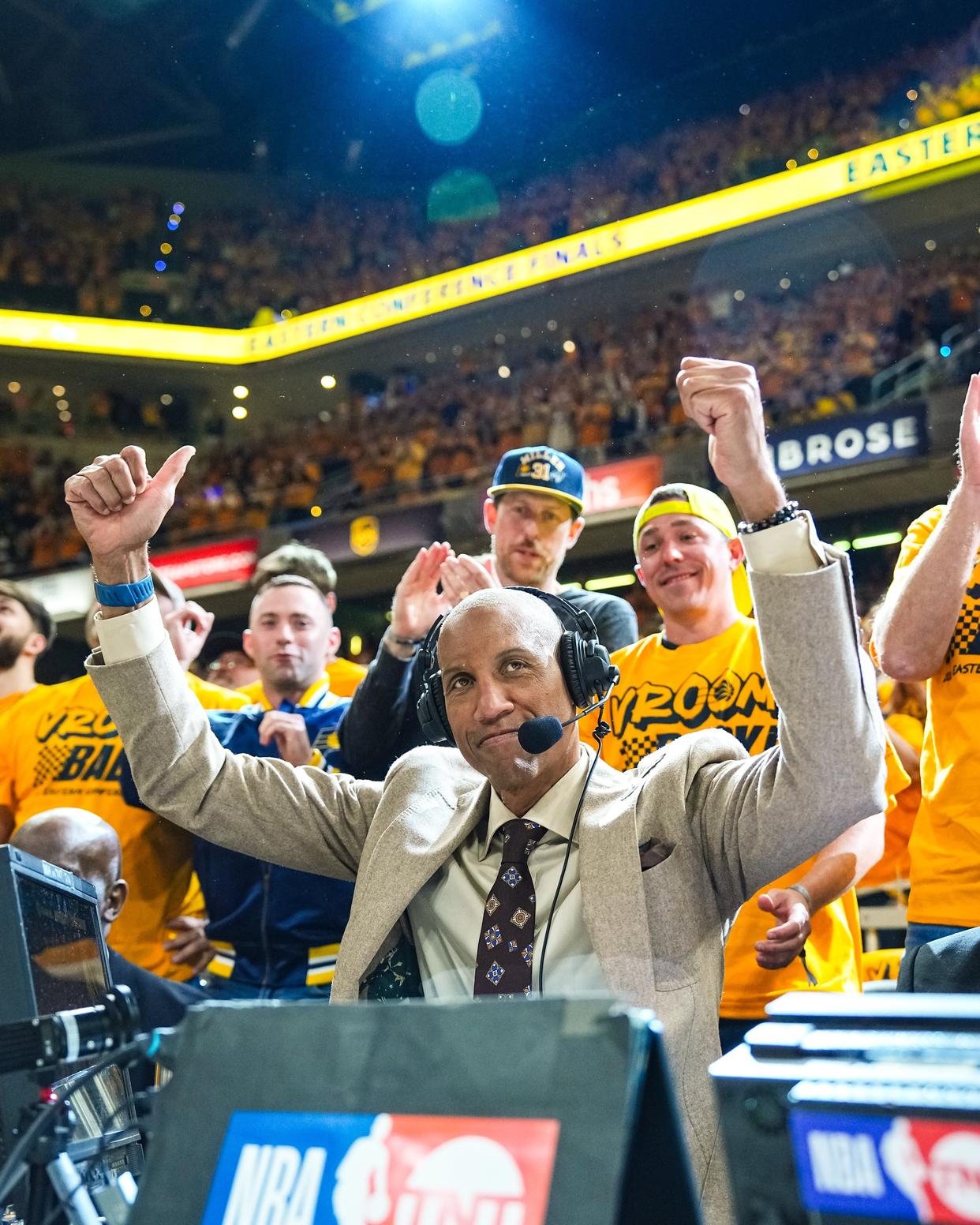 关于步行者主场失利，球迷心痛不已的信息