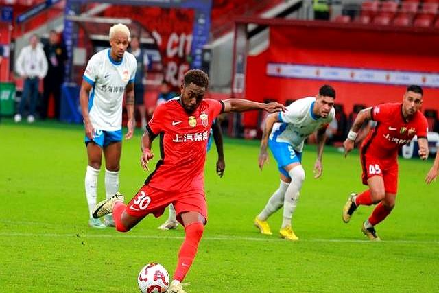 上港不敌国安,需调整中场 上港不敌国安,需调整中场