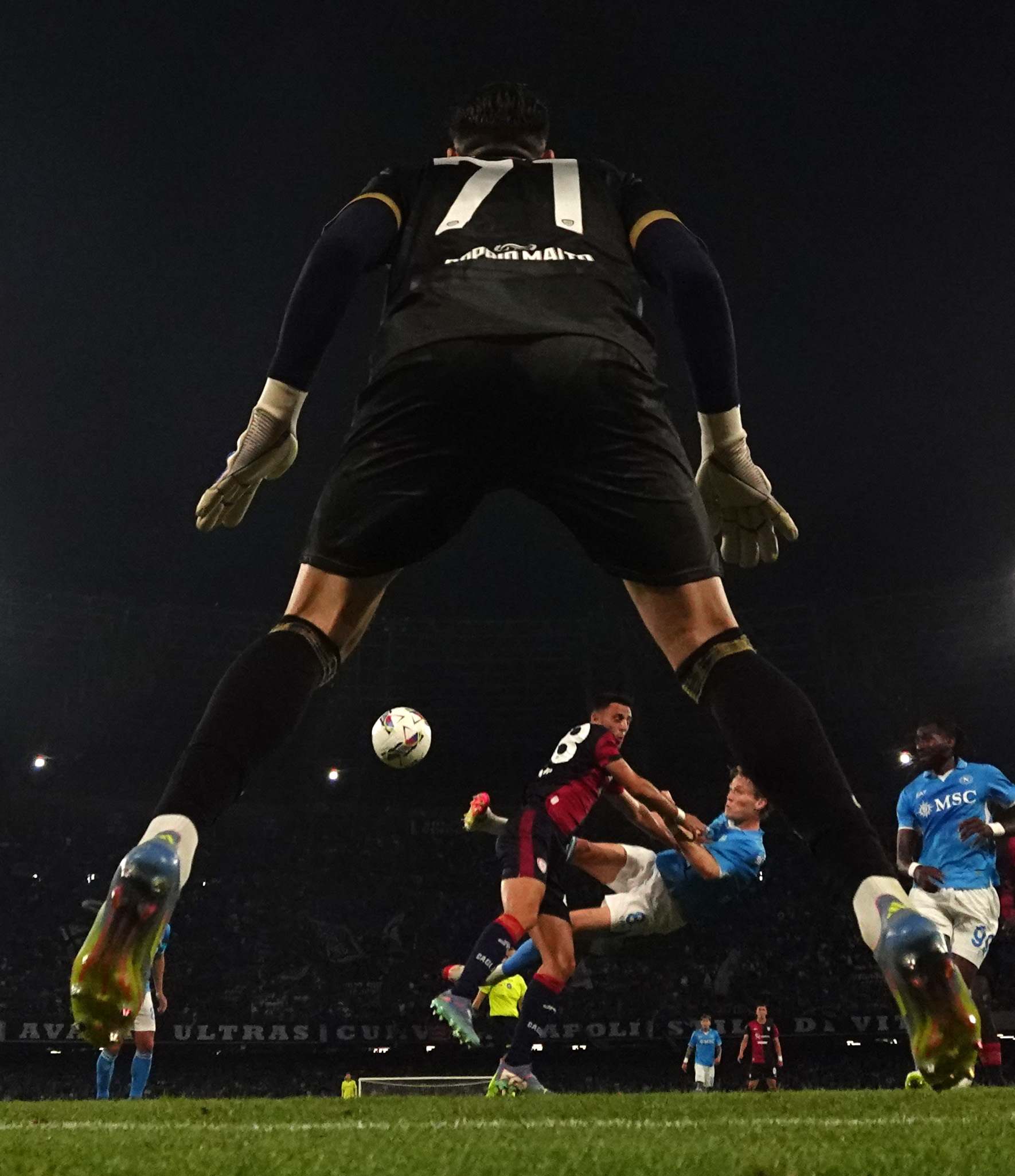 那不勒斯惨遭惨败，联赛排名下滑