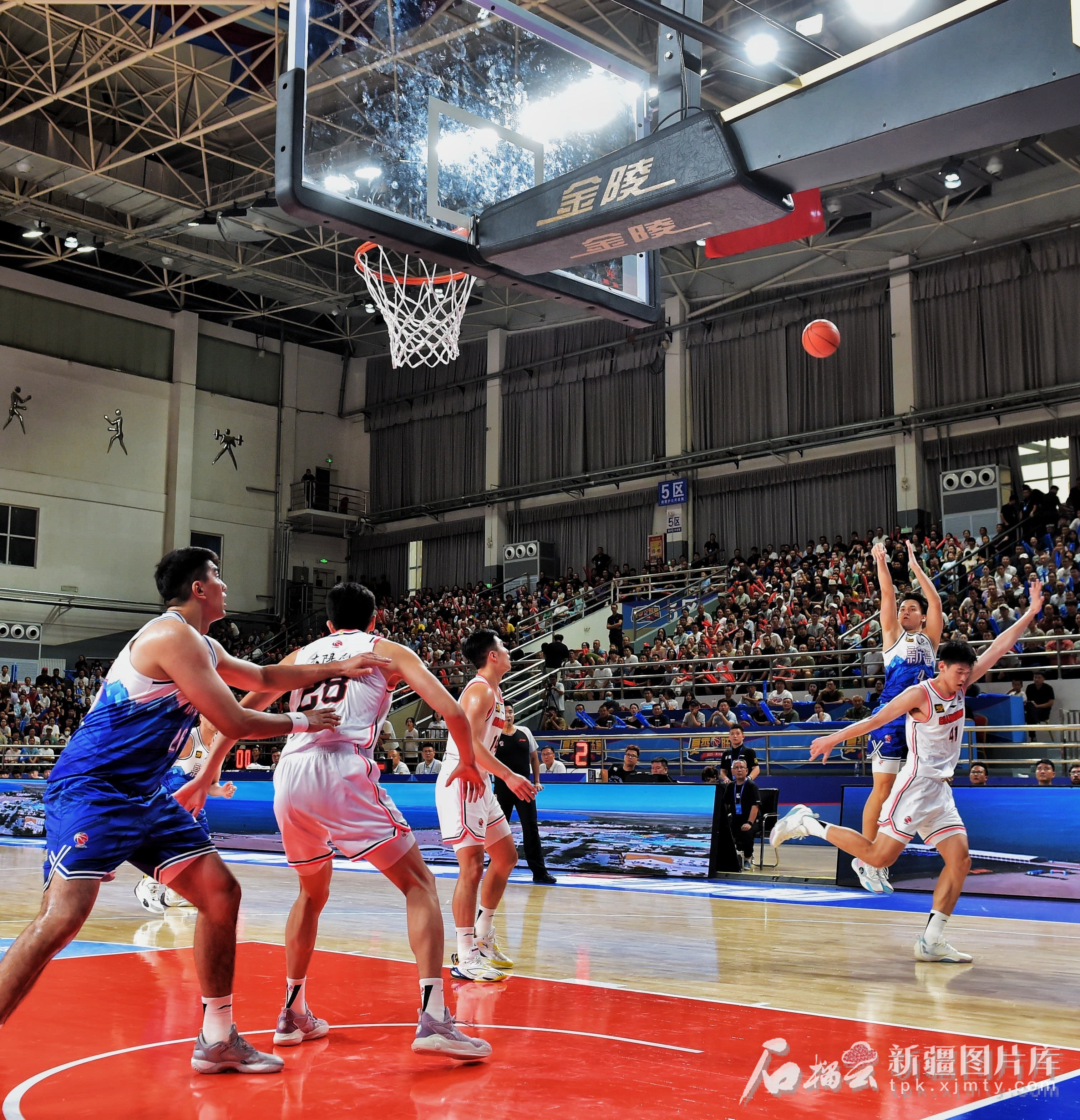 广东男篮收获九连胜战胜新疆男篮