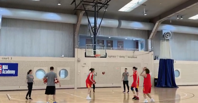 NBA球员返回海外拉练，全力备战下个赛季