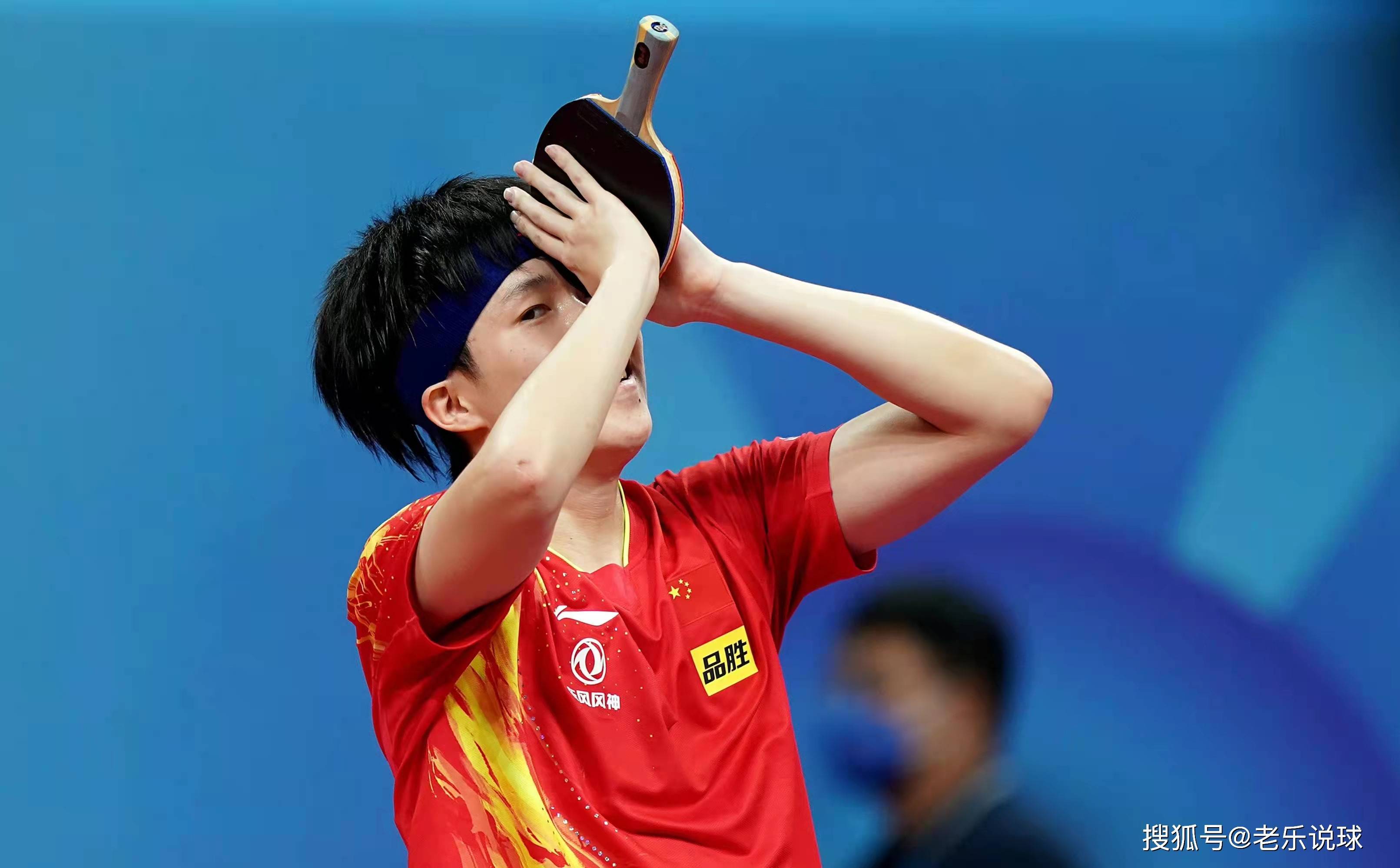 FLY碾压MAD,Hanssama成为全场焦点淘汰赛2:0(成都) FLY碾压MAD,Hanssama成为全场焦点淘汰赛2:0(成都)