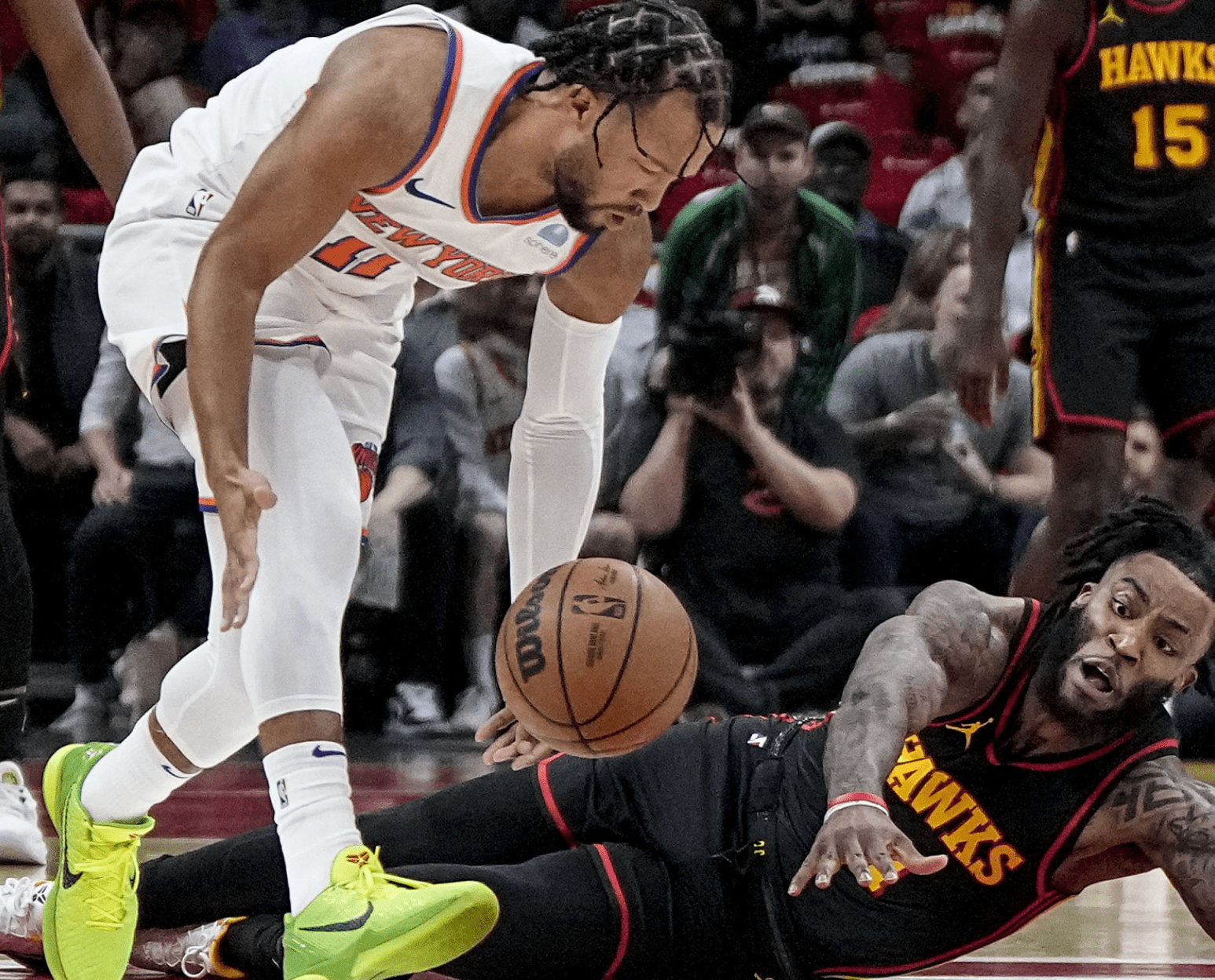 老鹰主场不敌步行者，陷入两连败的简单介绍