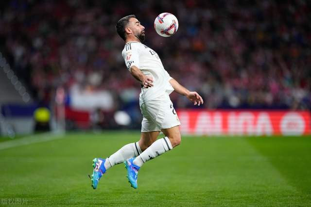 法国横扫曼联，卡瓦哈尔带队取胜