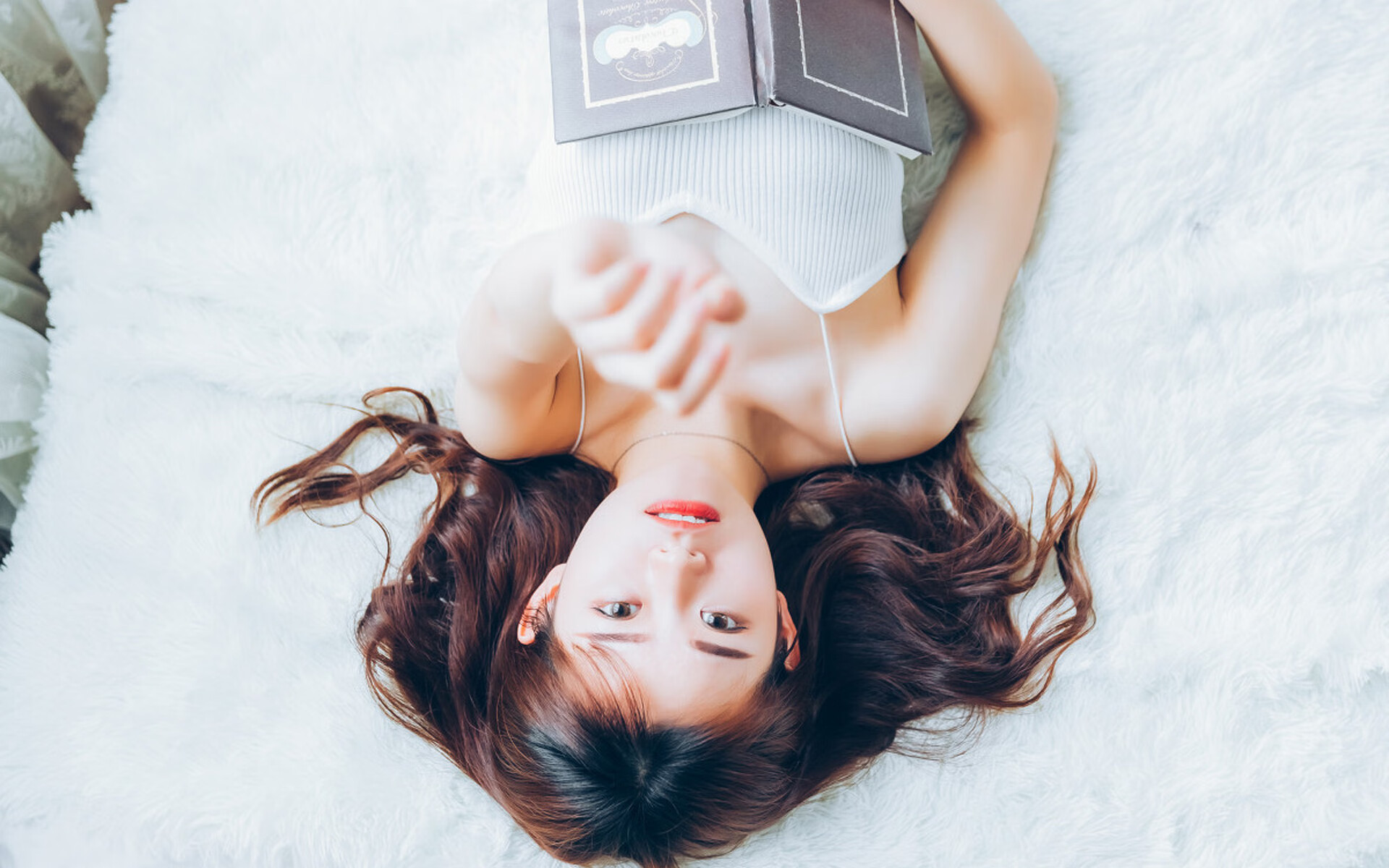 西甲国家德比之夜，浓眉的完美定义，在血与火中铸就的不朽丰碑